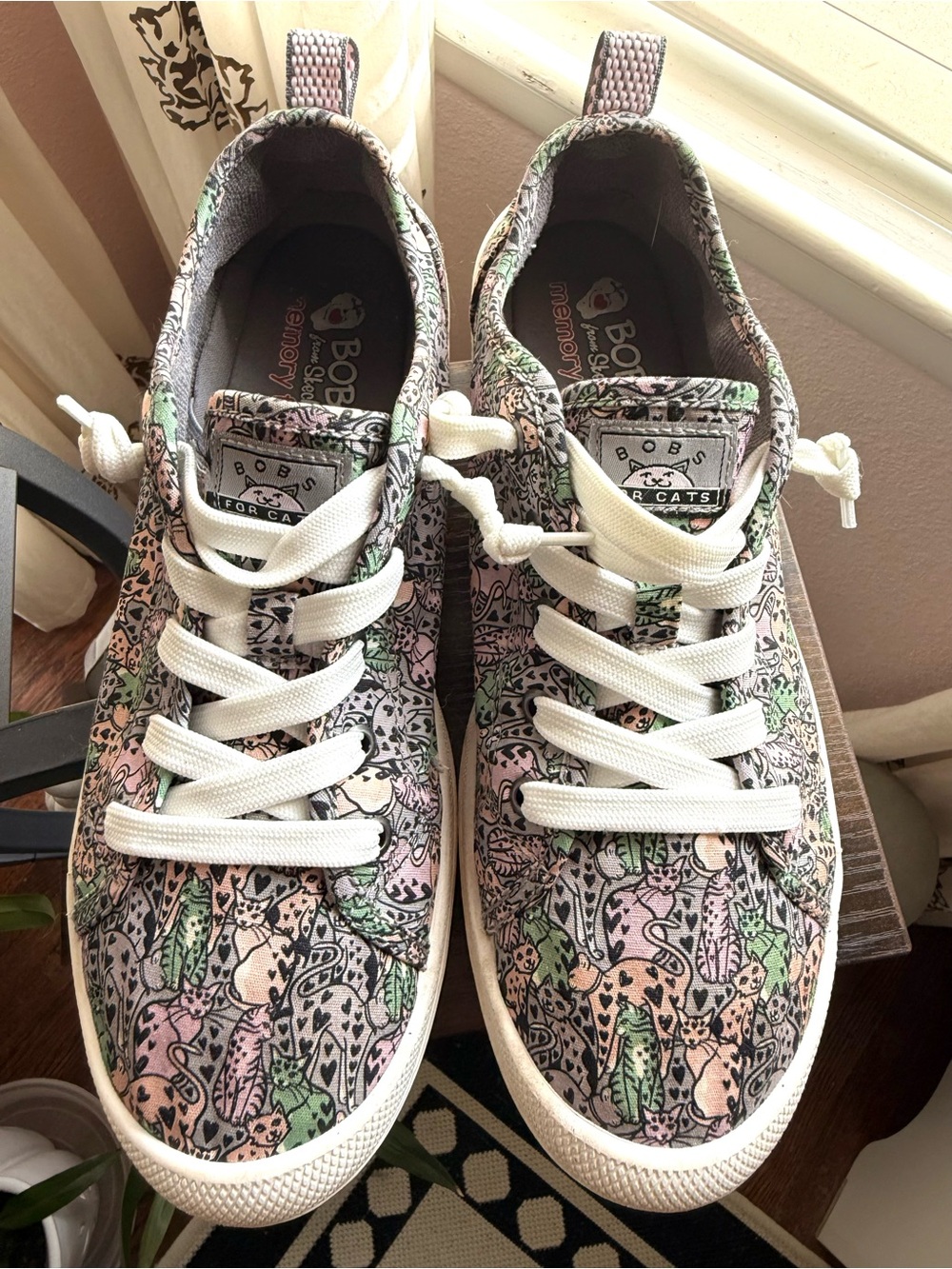 Skechers BOBS Cat-Print Sneakers in Pink, Green & White, size 9